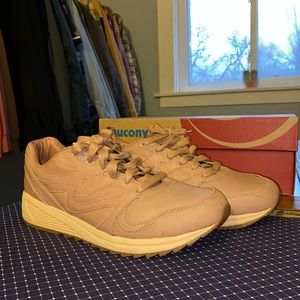 Saucony casual leather shoes